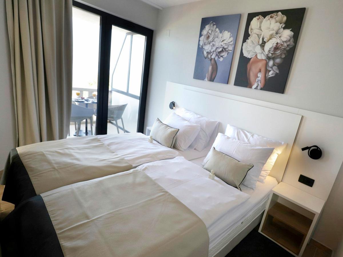 1 Bedroom, Apartment, Sea Side, Balcony