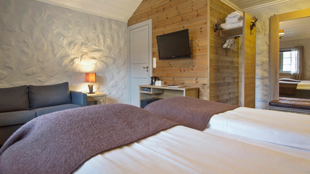 Sagafjord Hotel 6/42