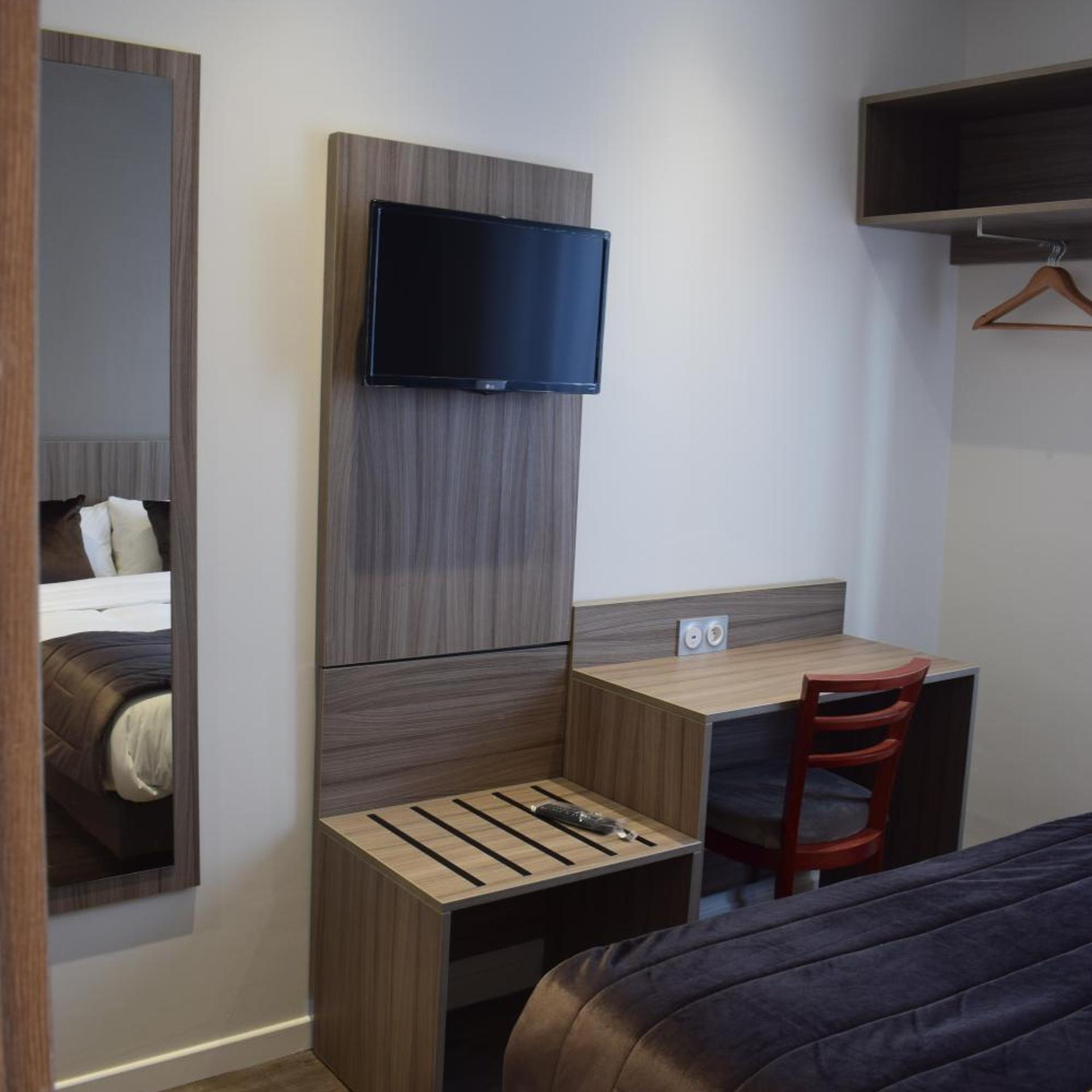 Hotel Puy De Dome 33/49