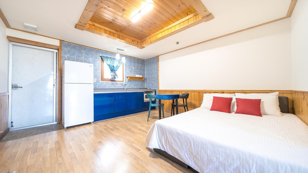 Geoje Gaonara Pension 11/50