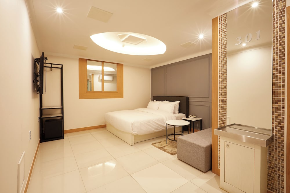 JM Hotel 66/66