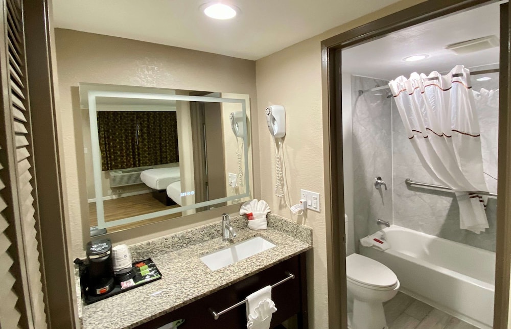 SureStay Hotel by Best Western Santa Cruz 35/54