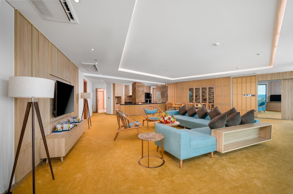 Sala Grand TuyHoa Hotel 20/50