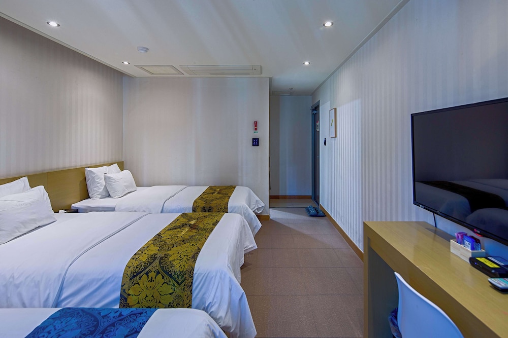 Namsan Hill Hotel 36/62