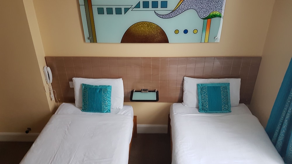 Westpoint Hotel 27/50