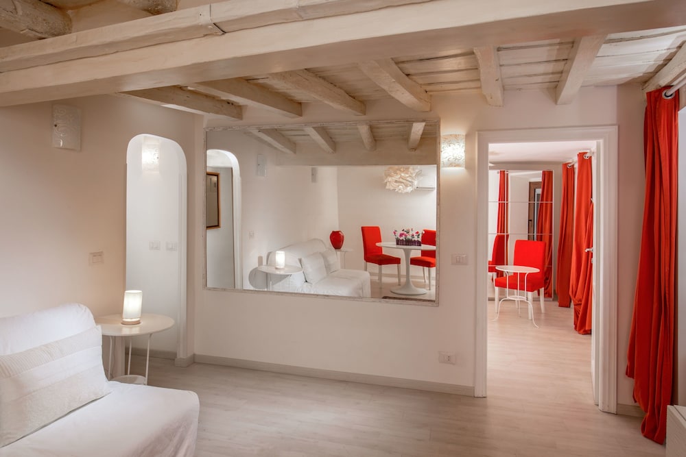 Boutique Hotel Campo De Fiori 50/50