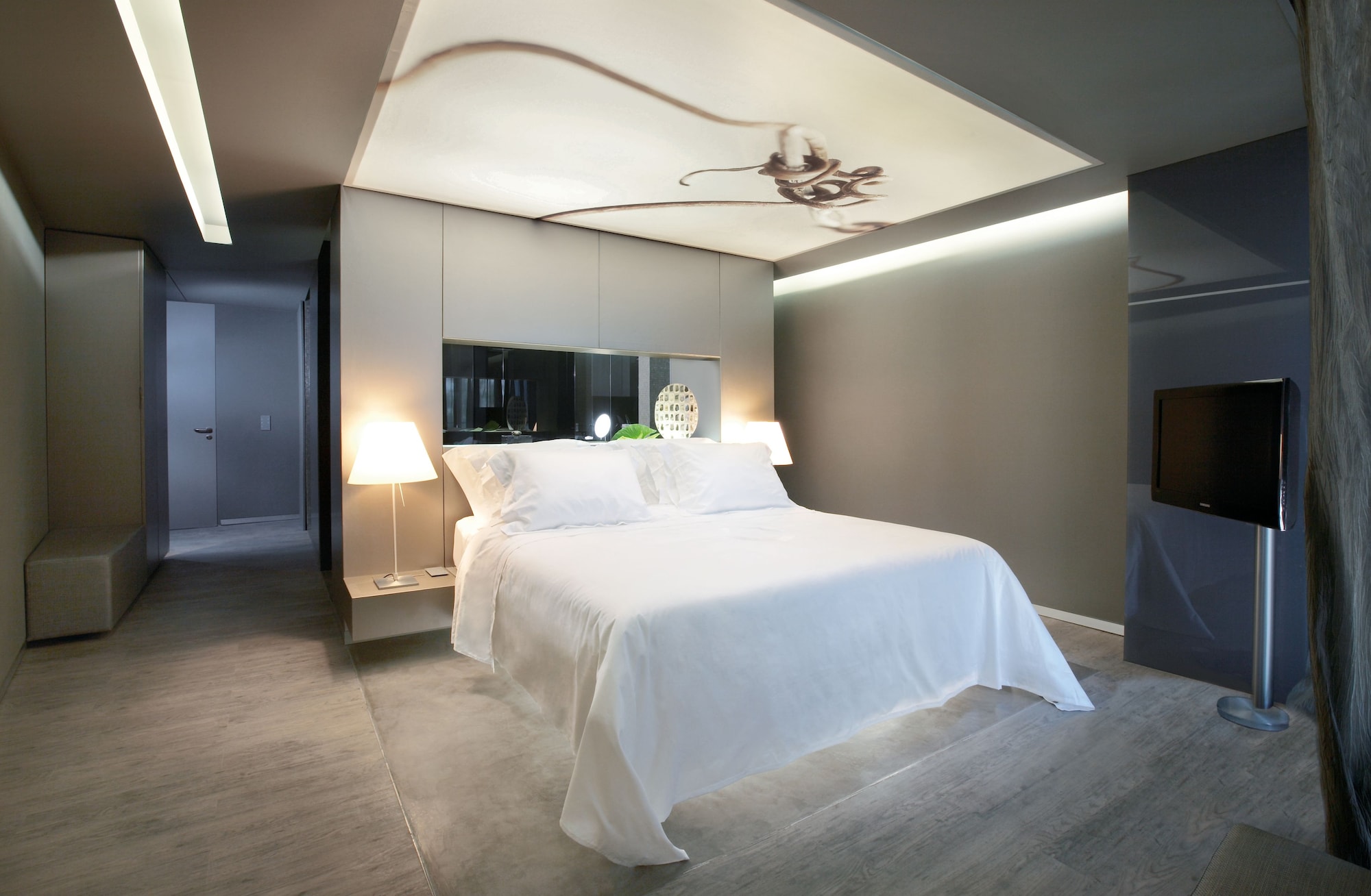 GRAND, DELUXE, DOUBLE BED