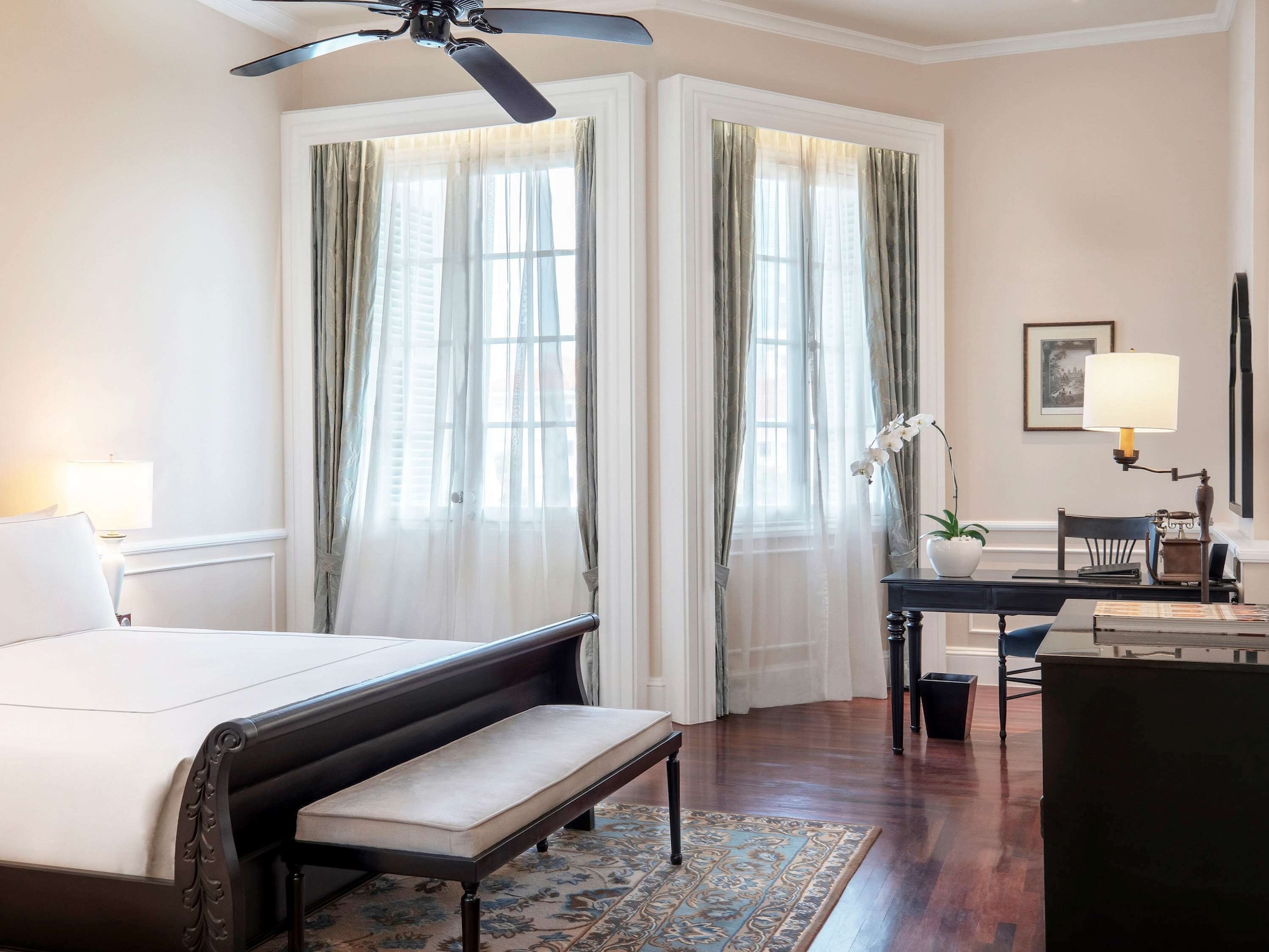 Landmark, Suite, 1 King and 2 Double Beds، Raffles Hotel Le Royal 7/10