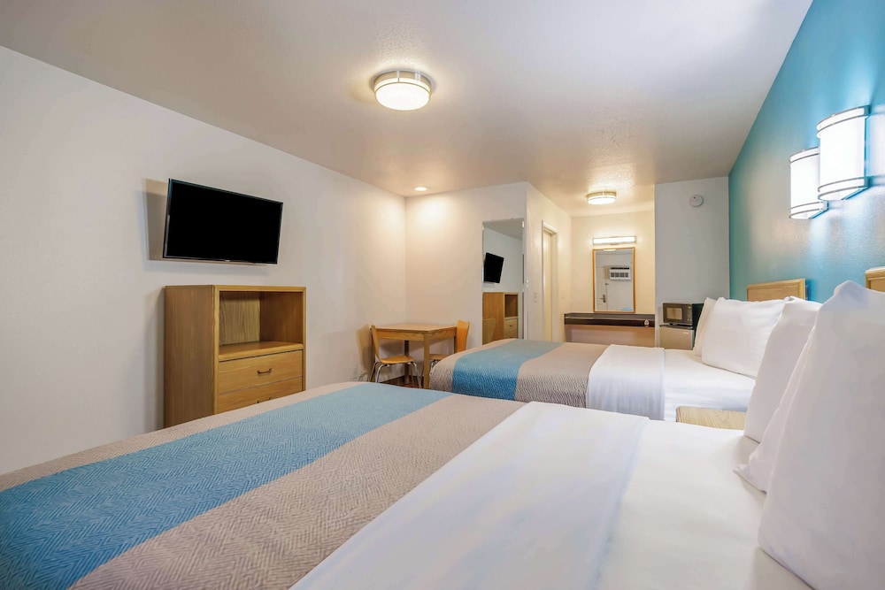 Motel6 Canby, OR 16/25