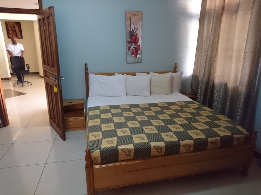 The Golden Apple Guest House 18/74