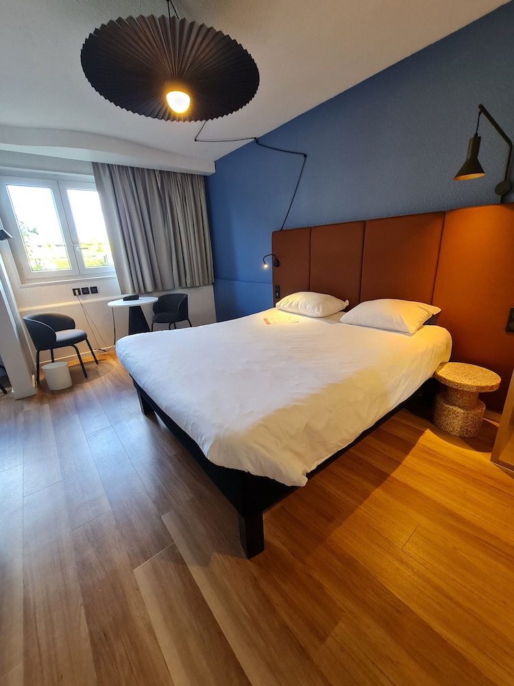 Ibis Vannes 24/59