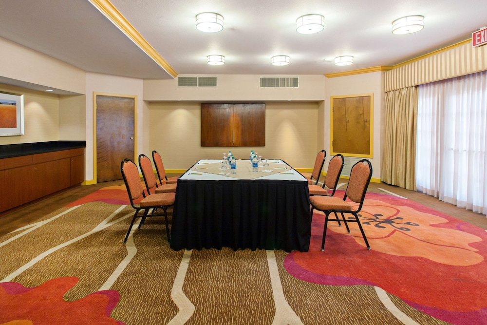 Hilton Garden Inn Valencia Six Flags 43/52