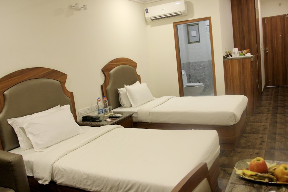 Lords Eco Inn Gandhidham 10/23