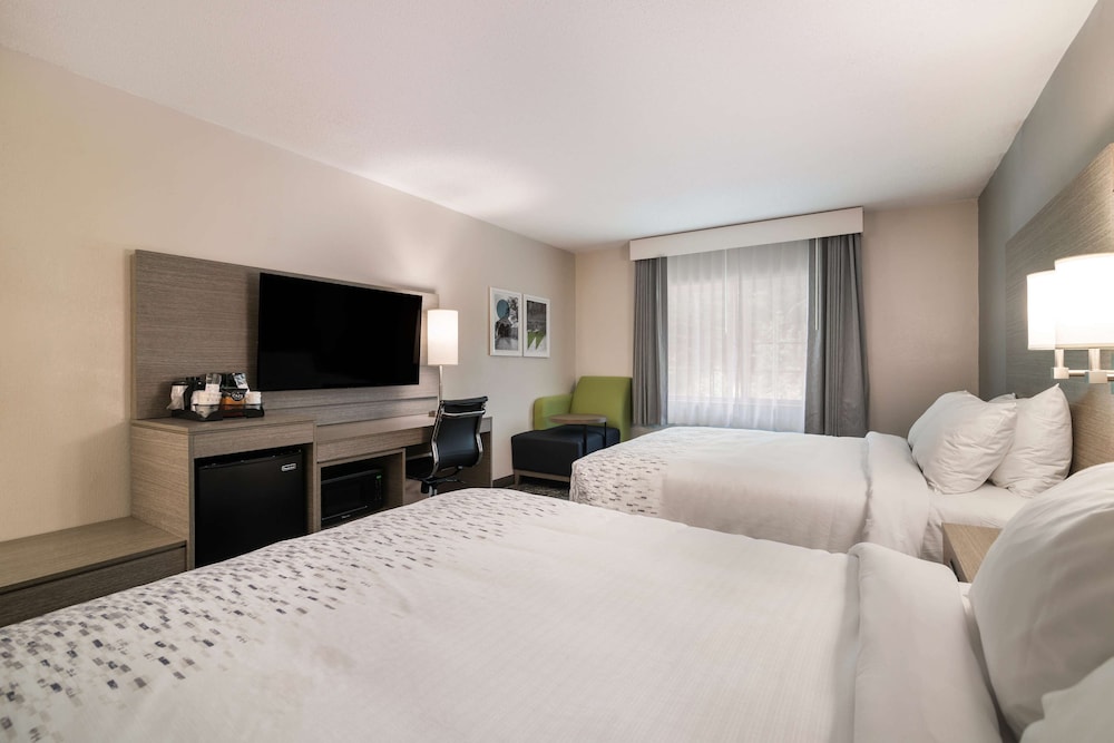 Best Western Plymouth Inn-White Mountains 8/35