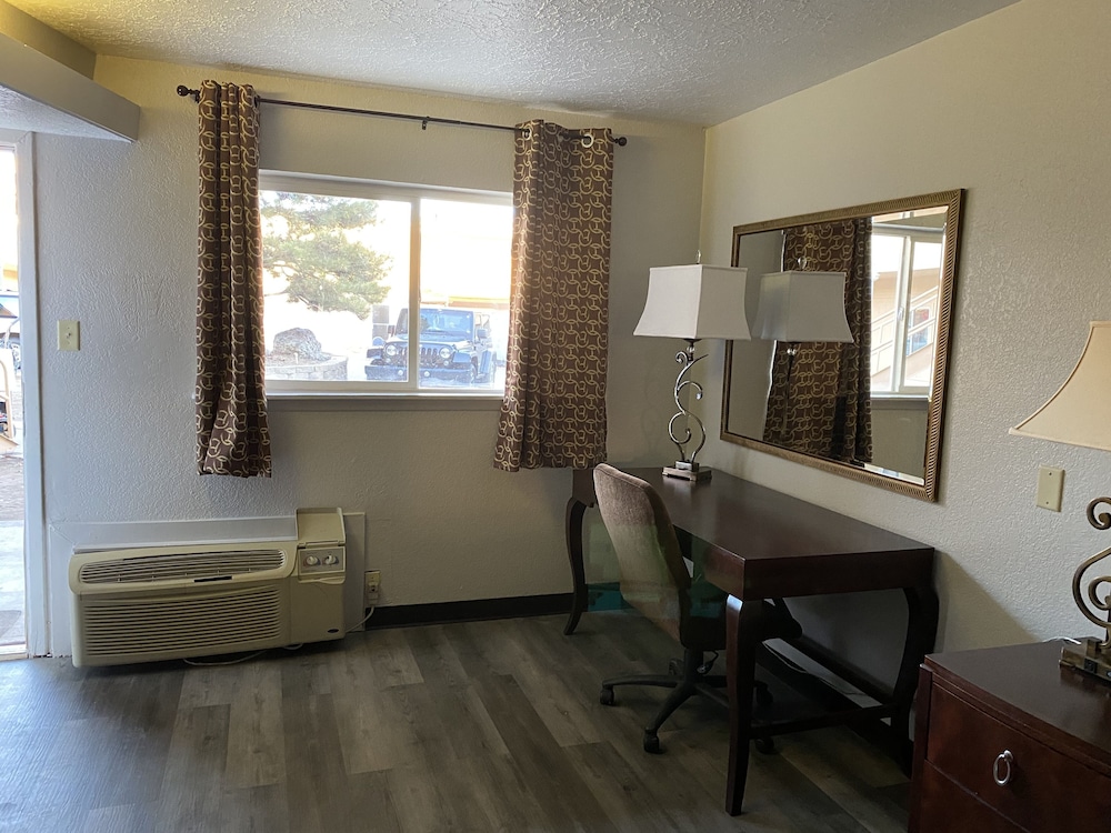 Travelodge by Wyndham Farmington Hwy 64 50/70