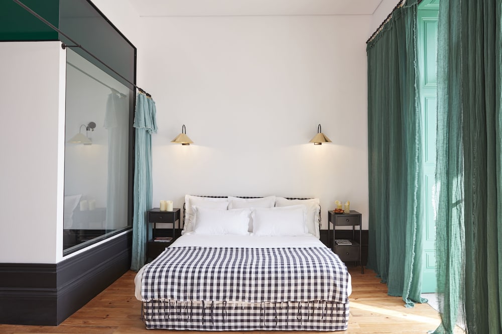 Cocorico Luxury Guesthouse And Restaurant 12/28