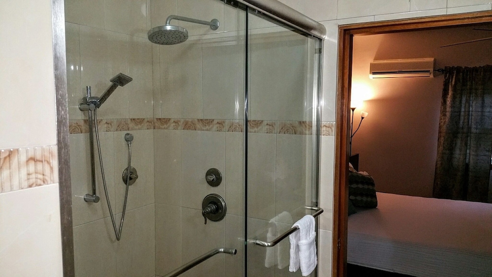Modern London Decor Guest Apartments 49/50