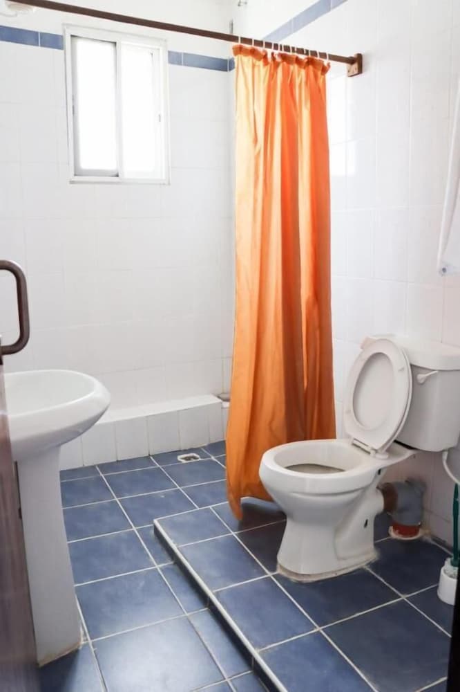 Bridge Hotel Mombasa 37/41