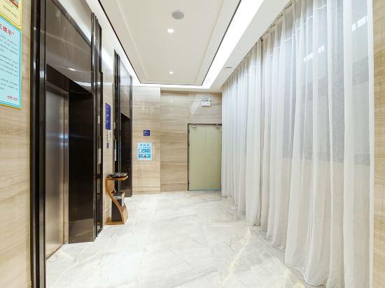 Kyriad Marvelous Hotel (Dongguan Huayang Lake University City Store) 8/52