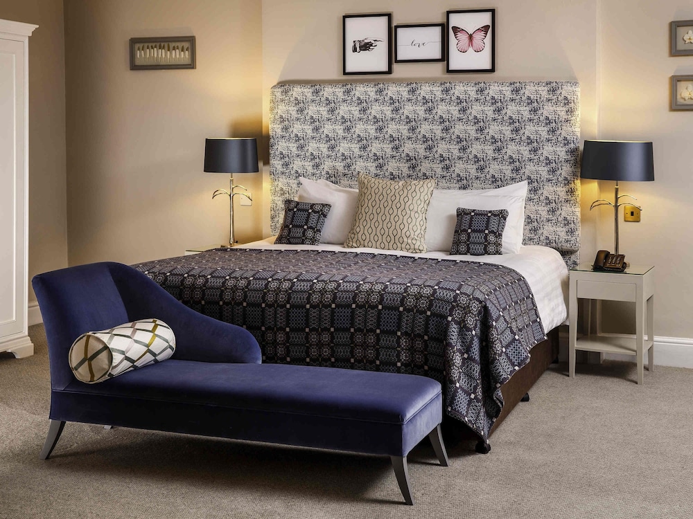 Mercure Gloucester Bowden Hall Hotel 47/70