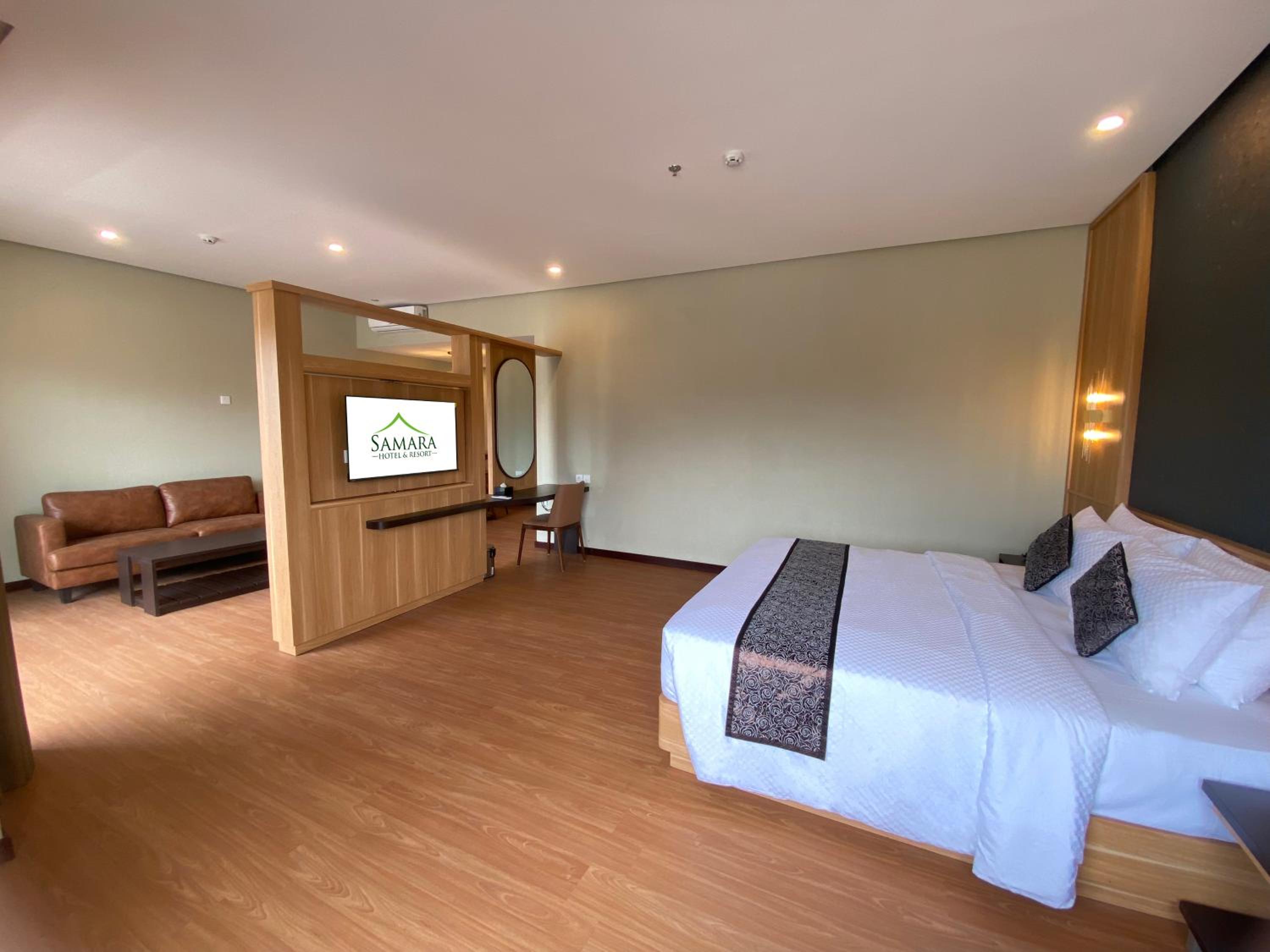 SUITE, CITY VIEW