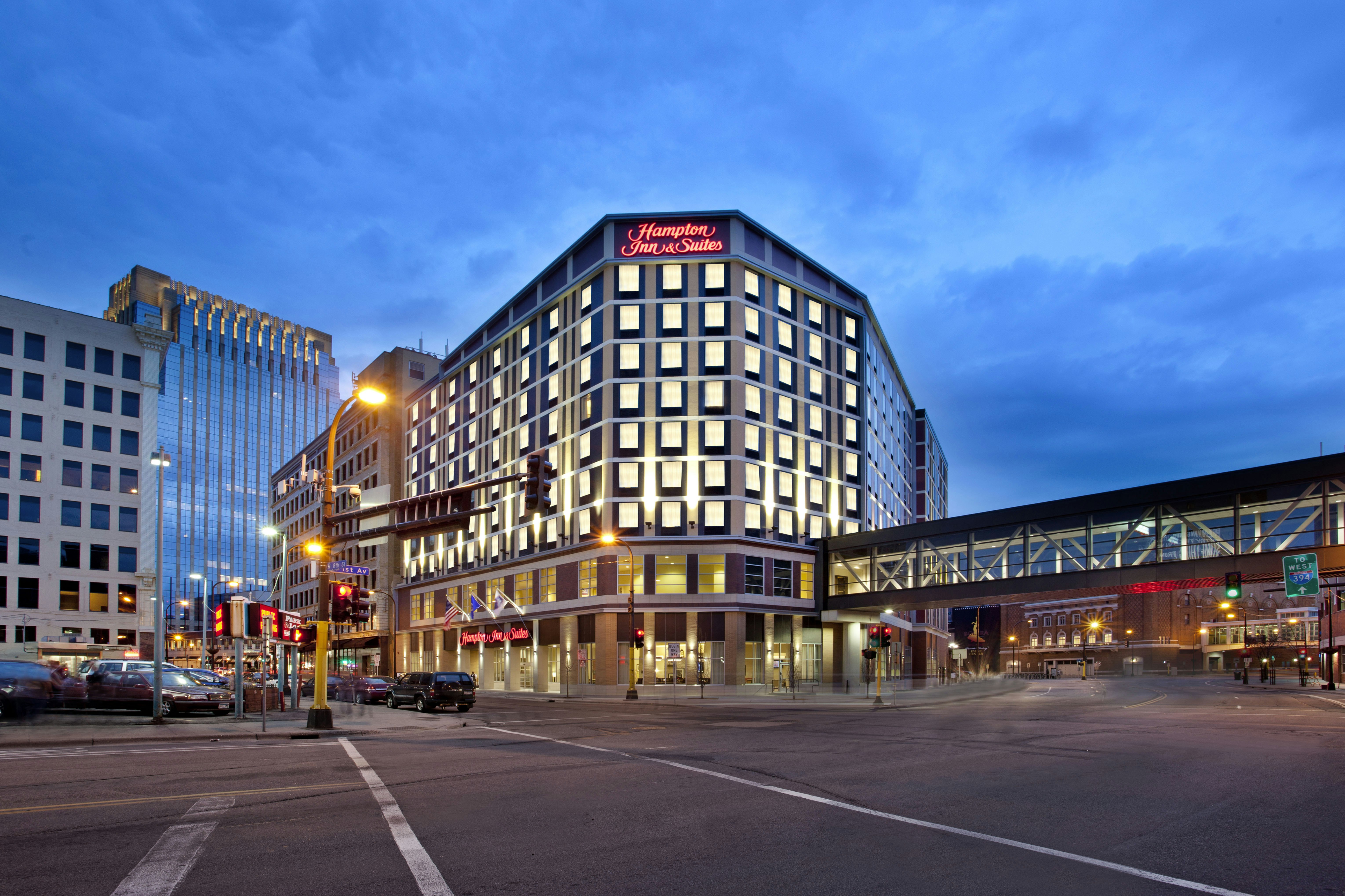 Hampton Inn and Suites Minneapolis Downtown 3/45