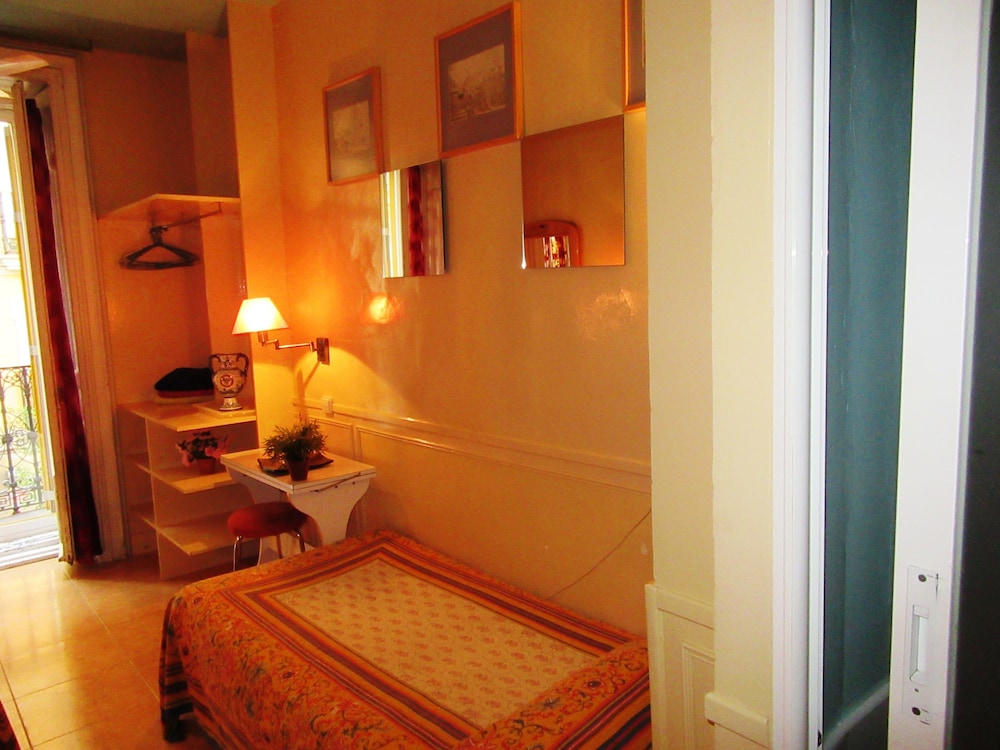 Hostal La Fontana 38/65