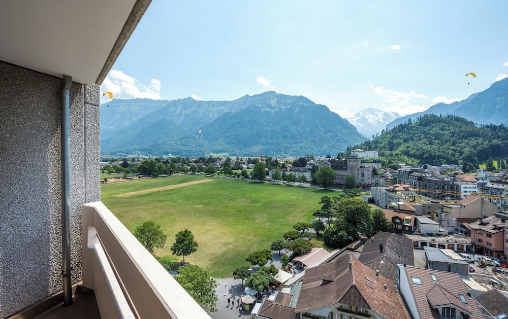 Metropole Hotel Interlaken 72/76