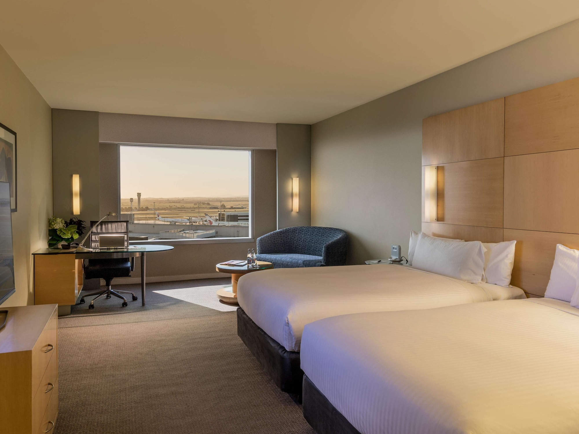 Deluxe, 2 Double Beds, Runway View