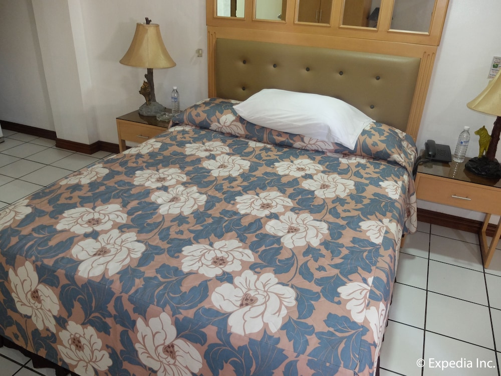 Orchid Inn Resort 27/57