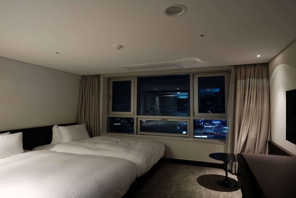 Ramada Encore by Wyndham CheonAn 17/50