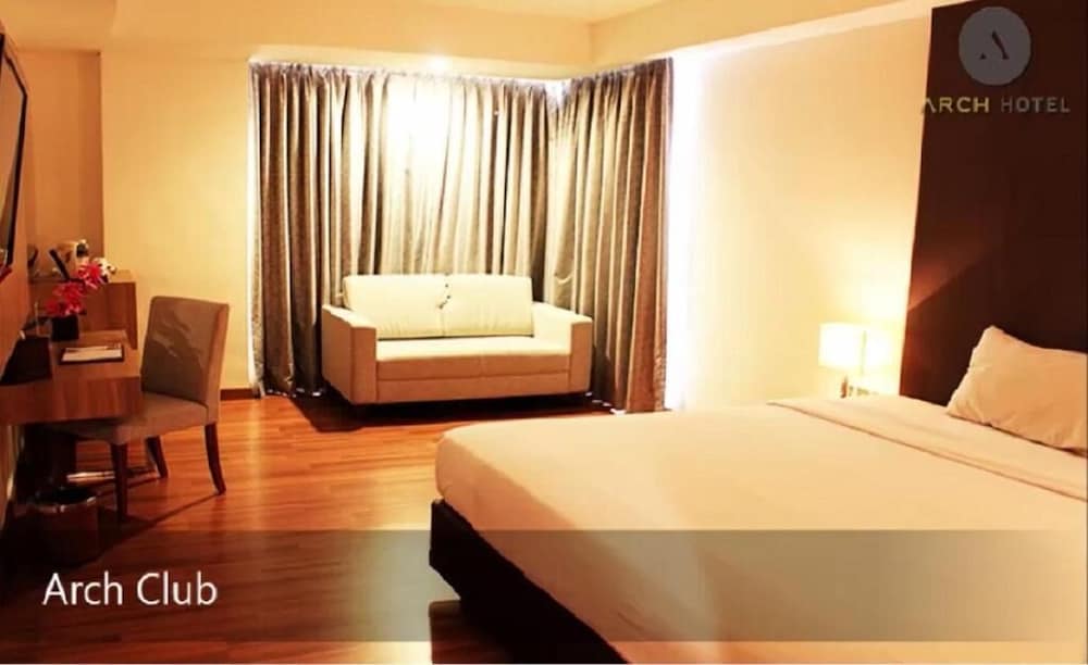 Arch Hotel 16/45
