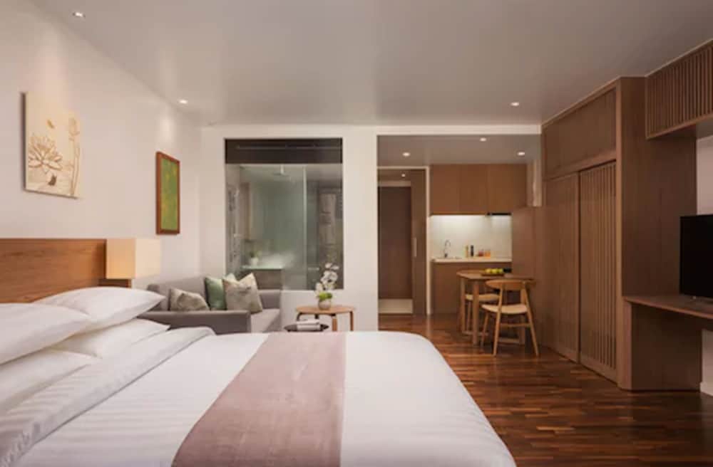 Hotel Emion Phnom Penh 15/65