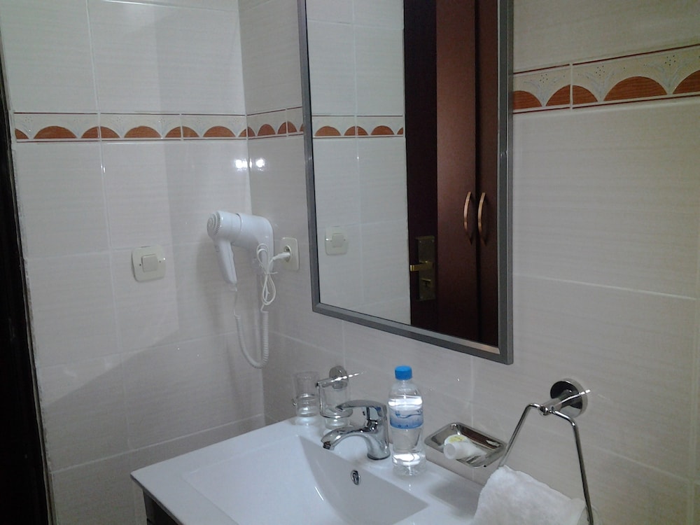 Great Seasons Hotel 24/61