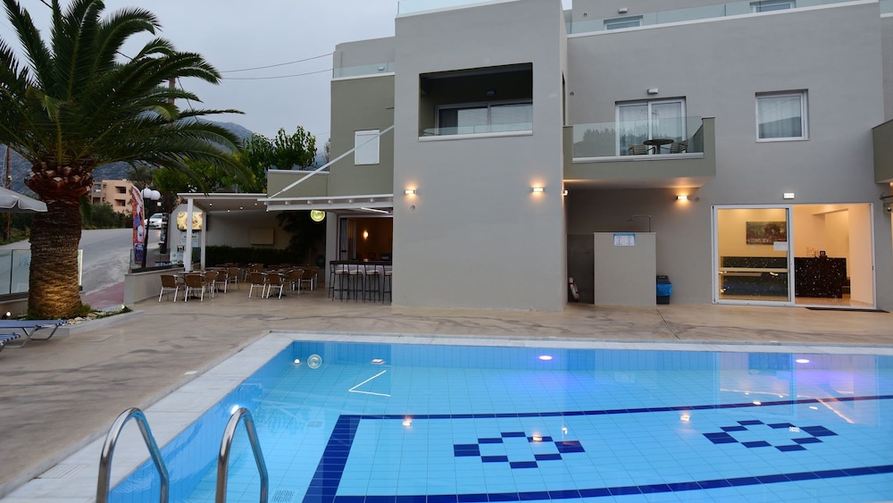 BLUE HORIZON APARTMENTS 16/23