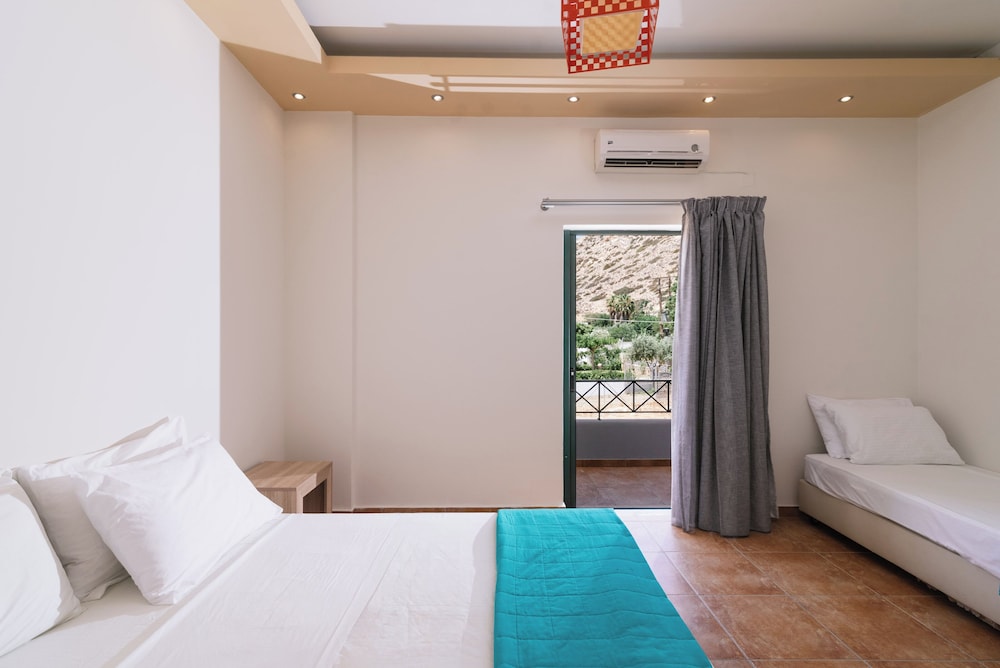 Matala Bay Apartments 11/64