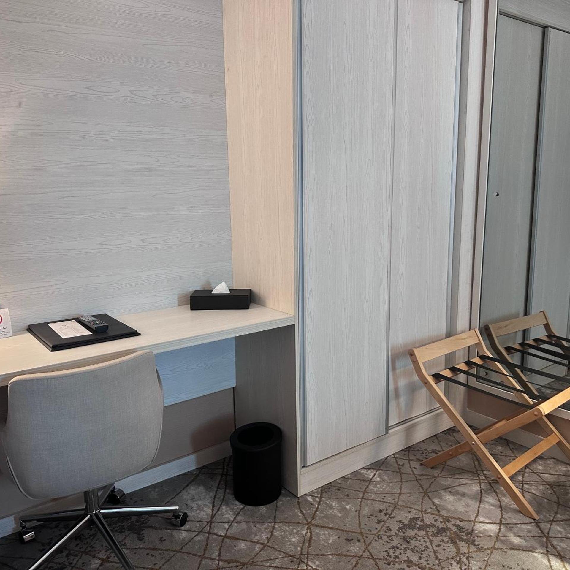 2H Hotel 56/61