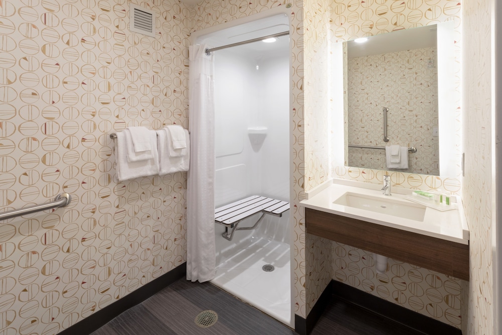Holiday Inn Marquette 10/63
