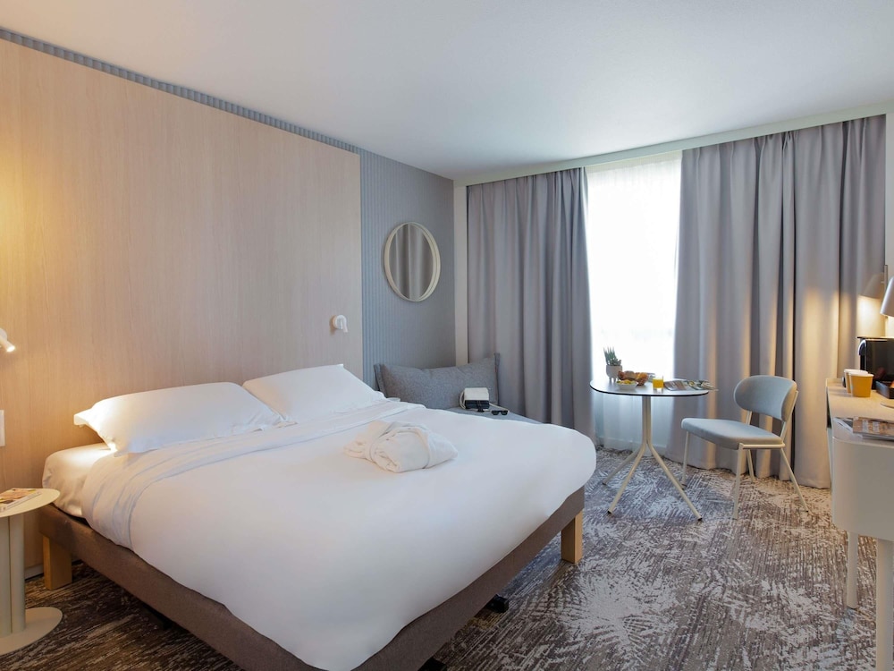 EXECUTIVE, DOUBLE BED