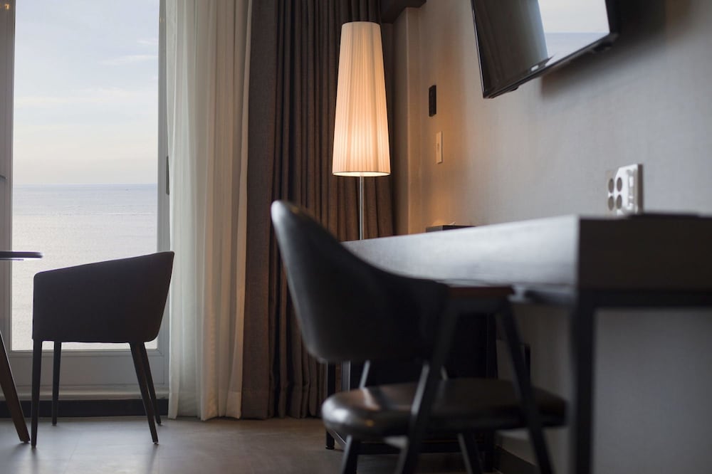 El Hotel 33/49