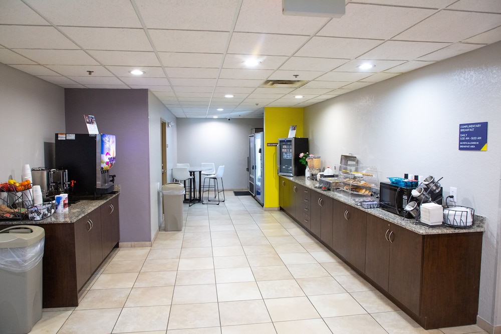 Microtel Inn & Suites by Wyndham Searcy 11/50