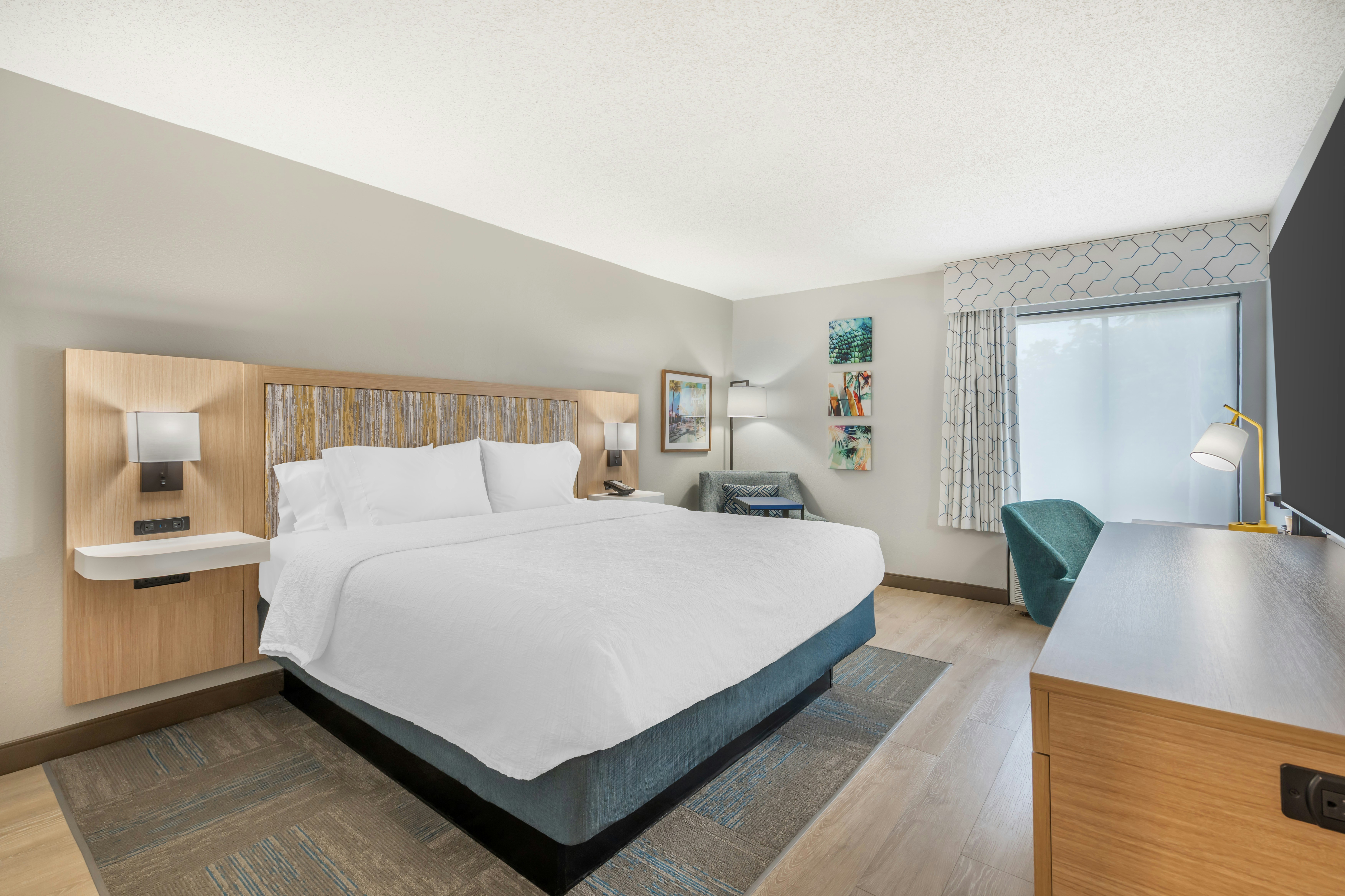 ROOM, KING BED