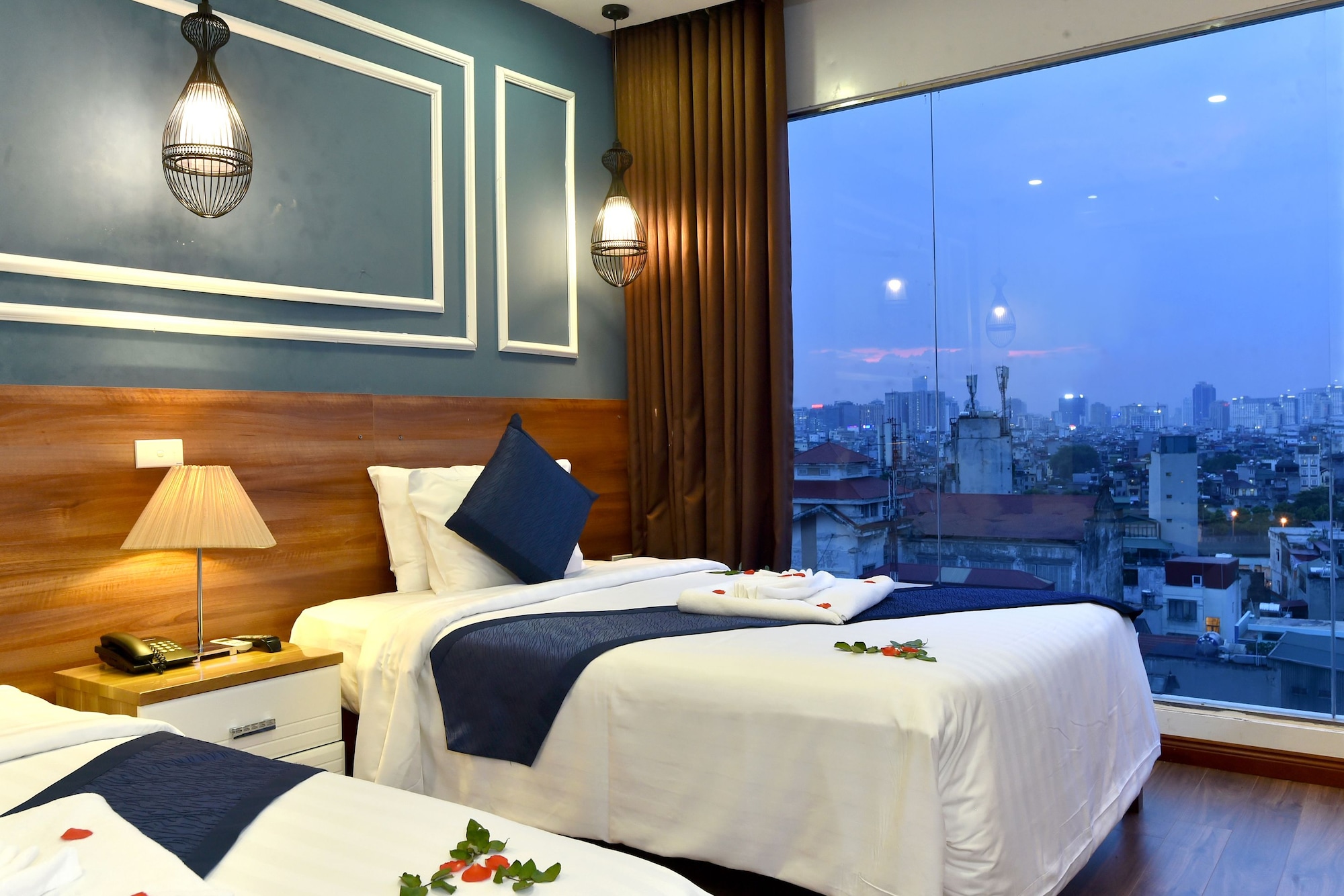 جناح غراند بسرير كينج وسرير فردي بإطلالة، Eternity Hotel 3/10