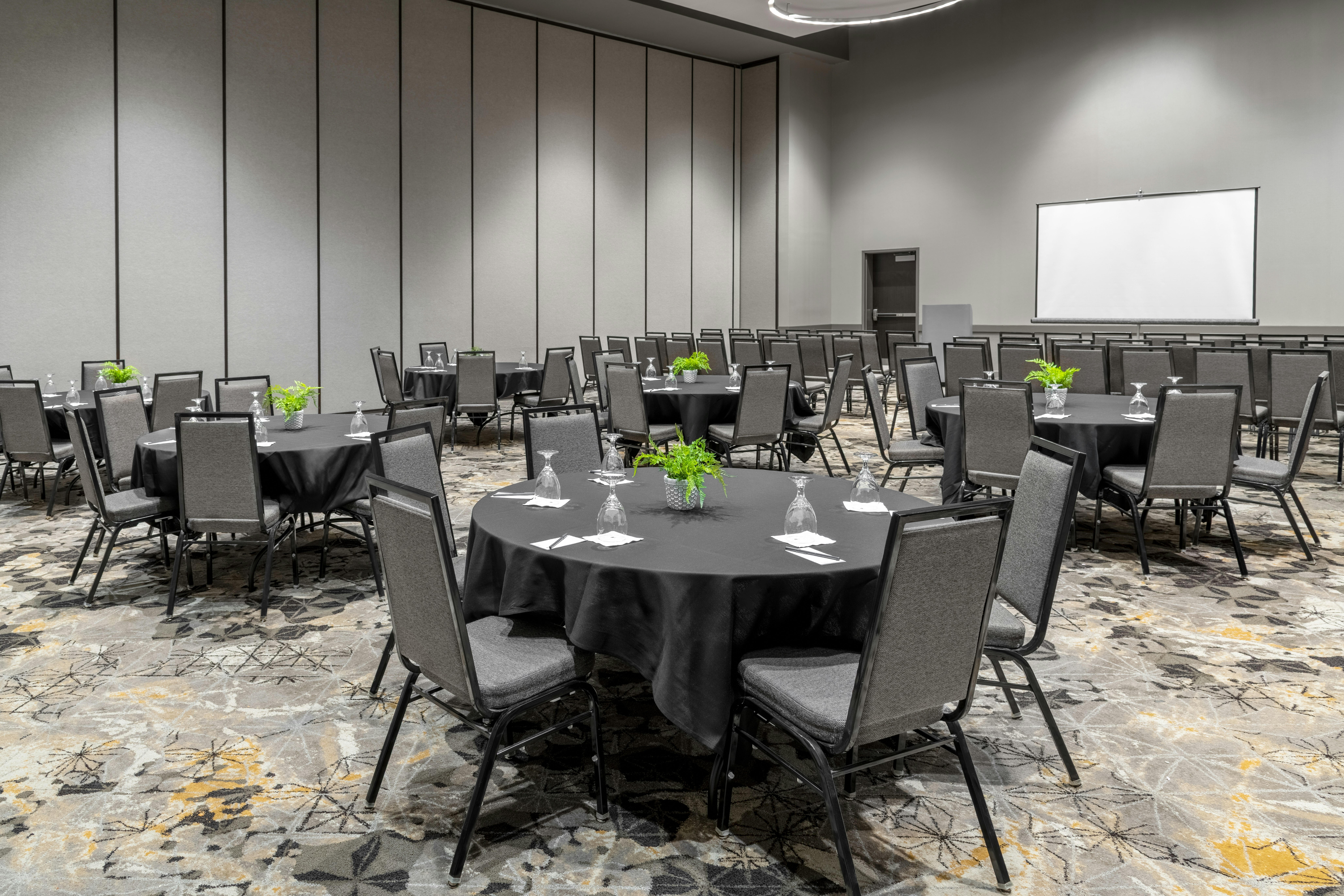 Doubletree Hotel Springfield 66/79