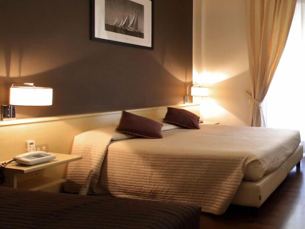 Hotel Ancora Riviera 6/18