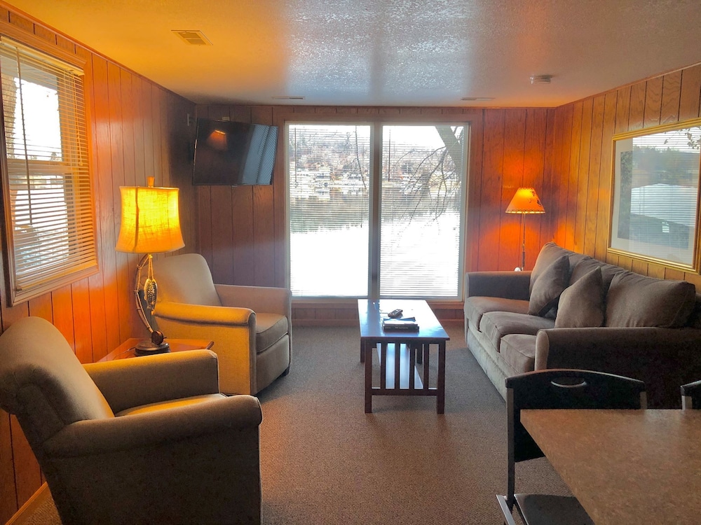 Point View Resort 25/73