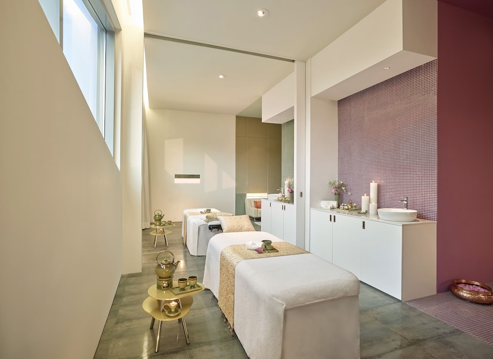 Vivanta New Delhi Dwarka 53/78