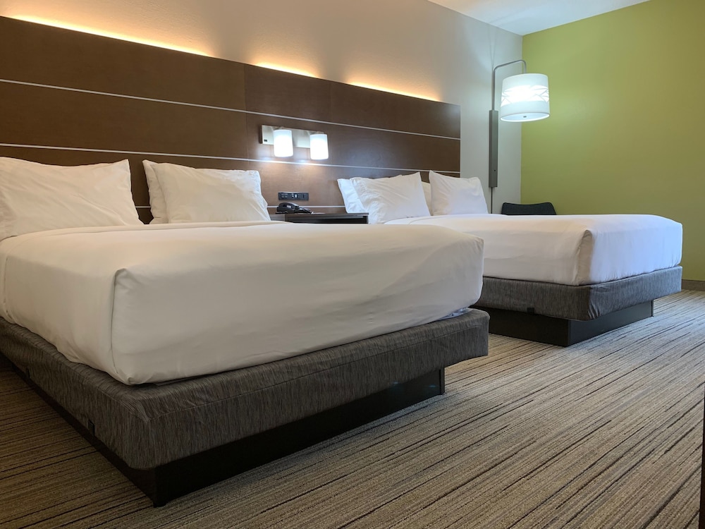 Holiday Inn Express Hillsborough Durham Area, an IHG Hotel 13/47