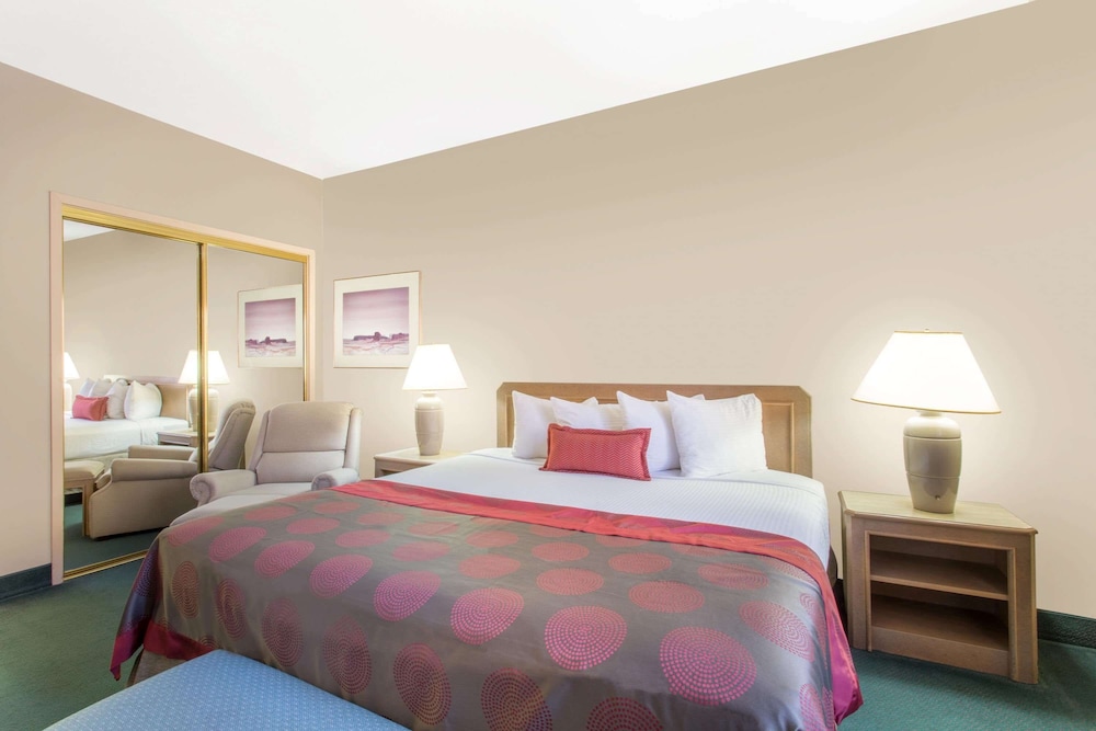 Ramada By Wyndham St George 10/37