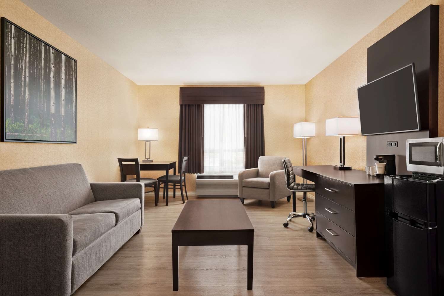 Days Inn by Wyndham Saskatoon 14/18